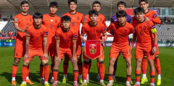 开云-U23国足小组赛末战利好！泰国队2人缺席，飞铲染红停赛2场