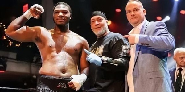 开云-布鲁克林新星泰勒二回合强势TKO巴尼特，不败战绩续写战绩|拳坛|帕克·波特|比赛|职业|连胜_新浪体育_新浪新闻